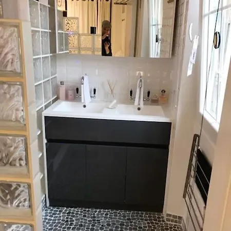 Petit Luxe A La Francaise - Paris A 15' Des Champs Elysees Levallois-Perret