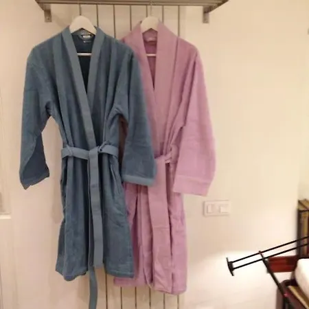 Petit Luxe A La Francaise - Paris A 15' Des Champs Elysees