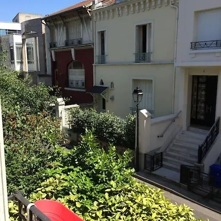 Petit Luxe A La Francaise - Paris A 15' Des Champs Elysees Apartment *